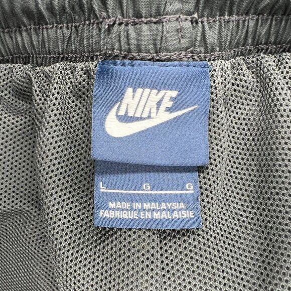 Nike Men's Dark Gray 10" Athletic Shorts - Picture 6 of 8